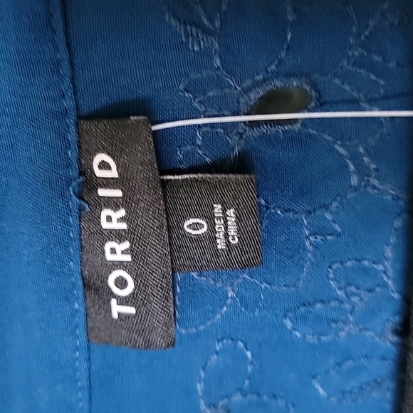 Torrid NWT Cutwork beaded embroidered cutout detail long sleeve boho blouse 0X - Picture 4 of 11